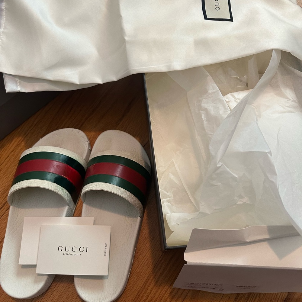 gucci pool slides